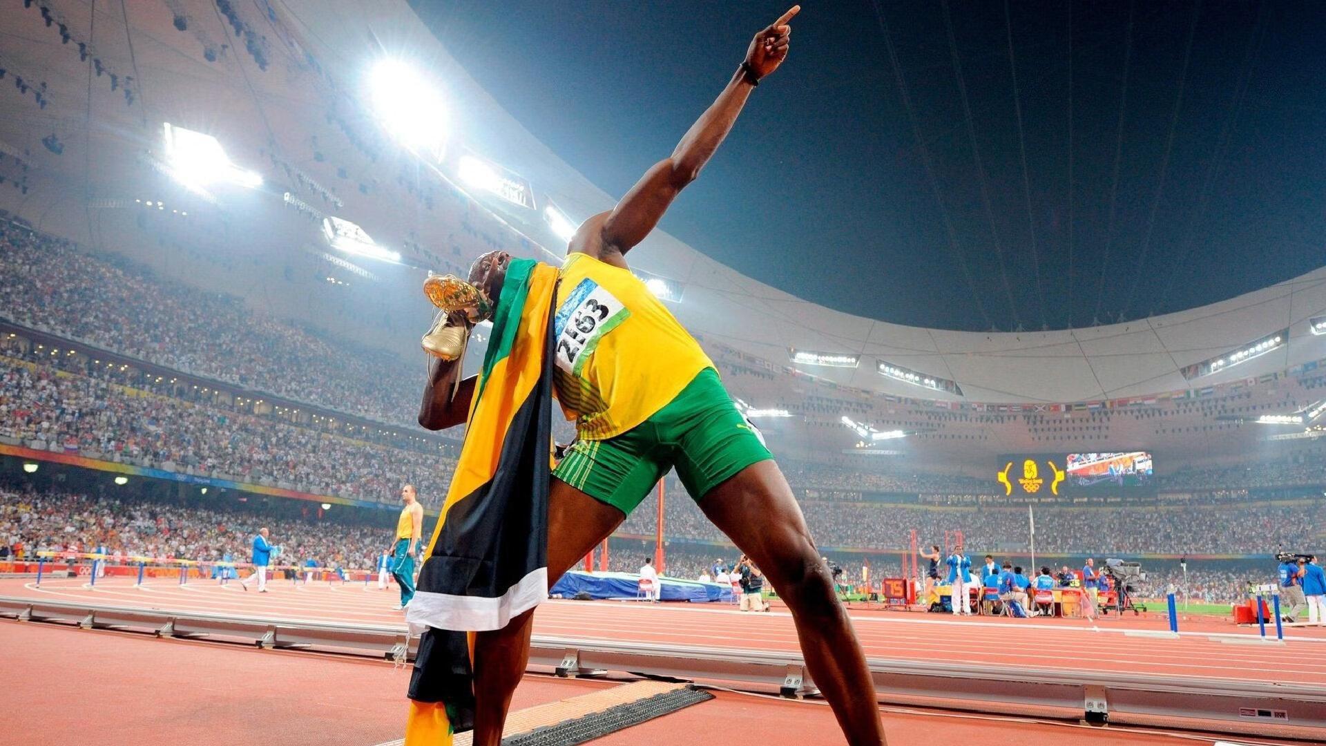 弗林蓬腿筋旧伤复发憾然离场 勒沃库森边路飞翼再折翼